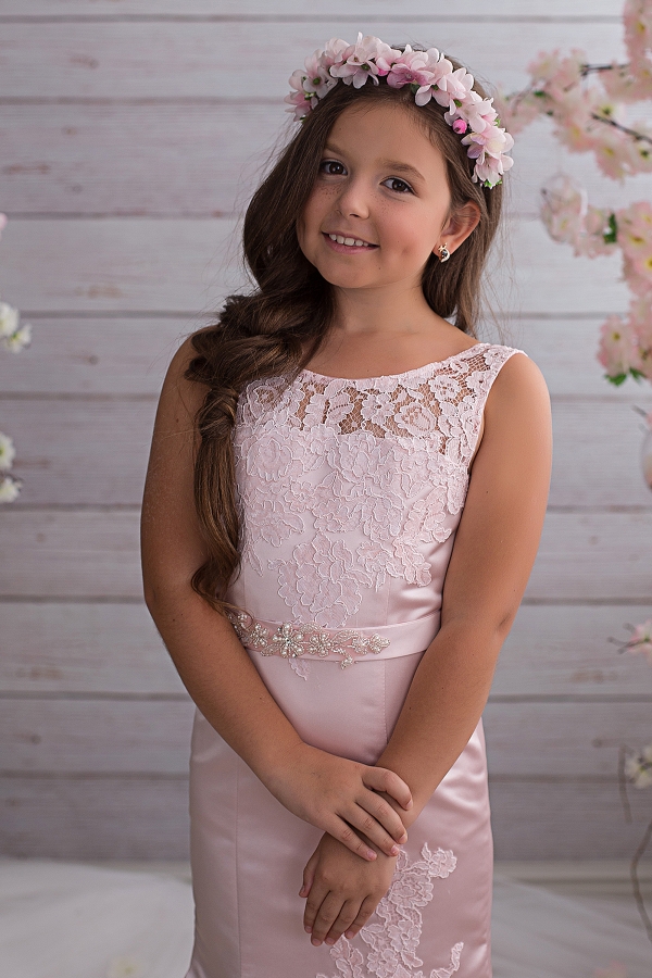 Нежно-розовое детское платье 