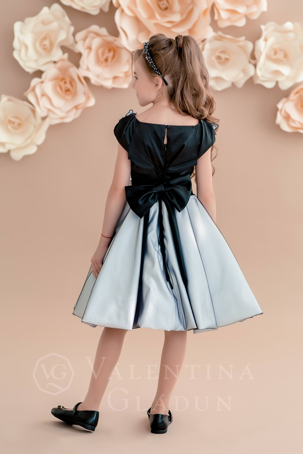 платье из атласа контрастных цветов для девочки
