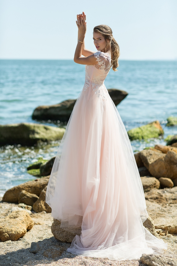 Нежное свадебное платье пудрового цвета Иванна