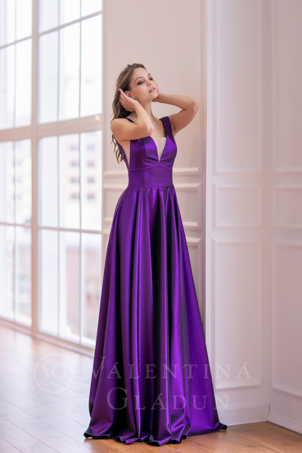 Фиолетовое вечернее платье с открытой спиной Бэлль