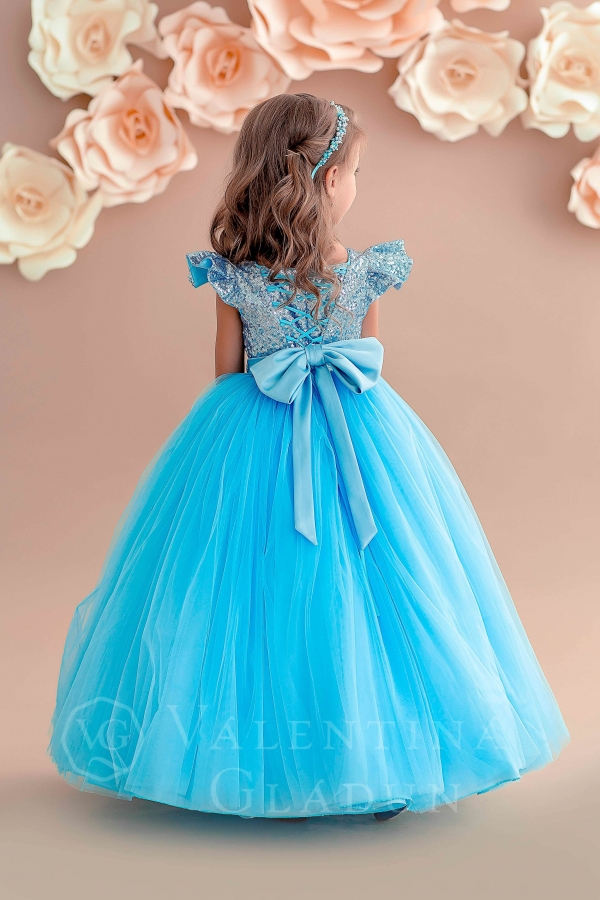 красивое длинное платье с бантом для девочки