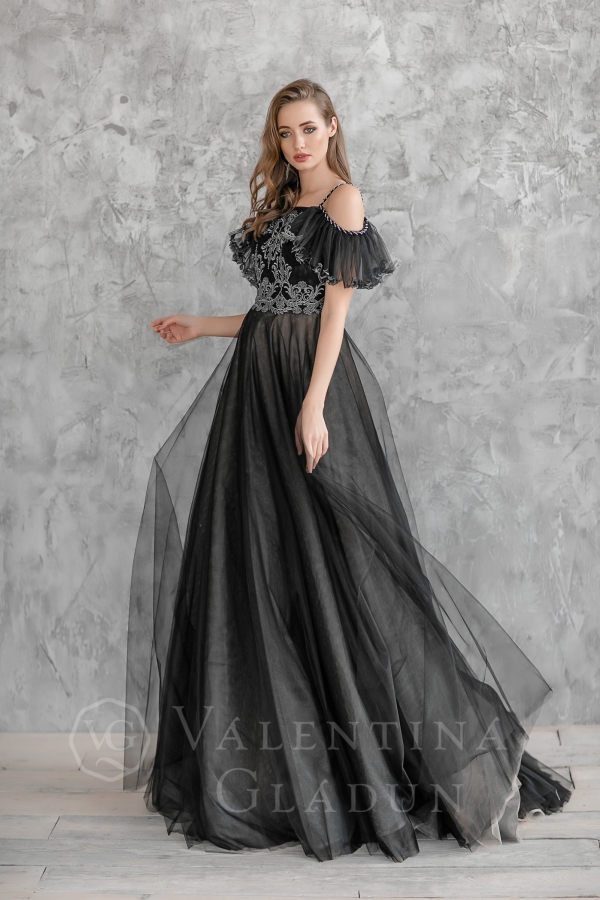 воздушное платье Дэлавер в черном цвете
