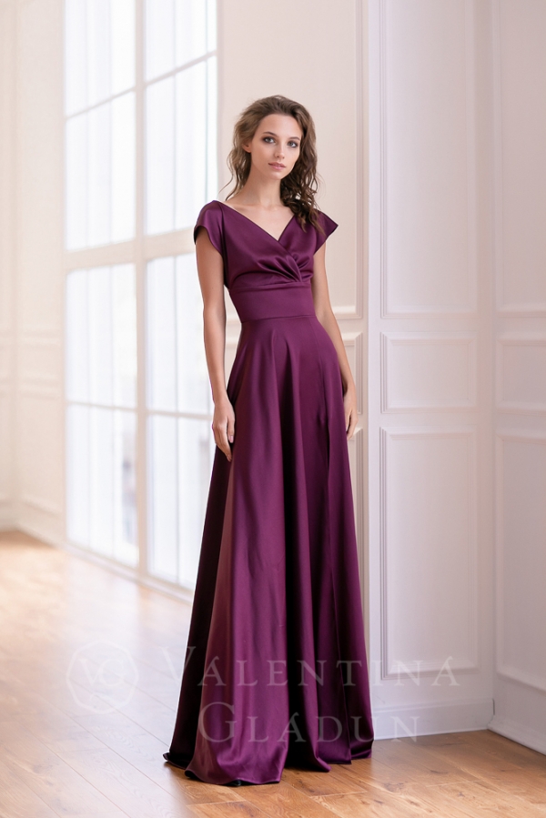 Длинное атласное вечернее платье Жаден бордо 2021