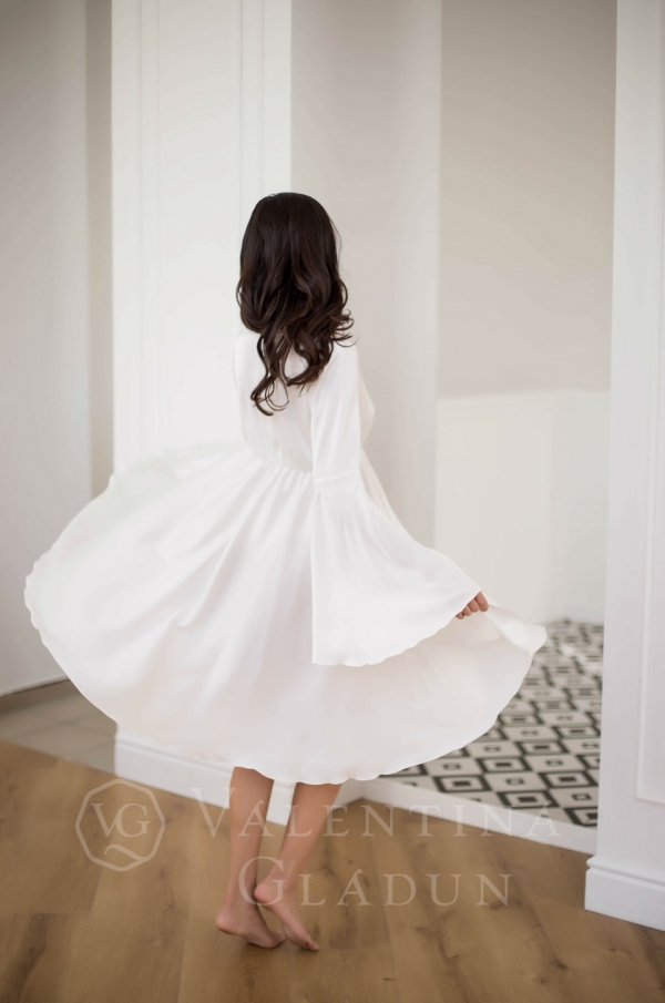 белый шелковый халат для невесты