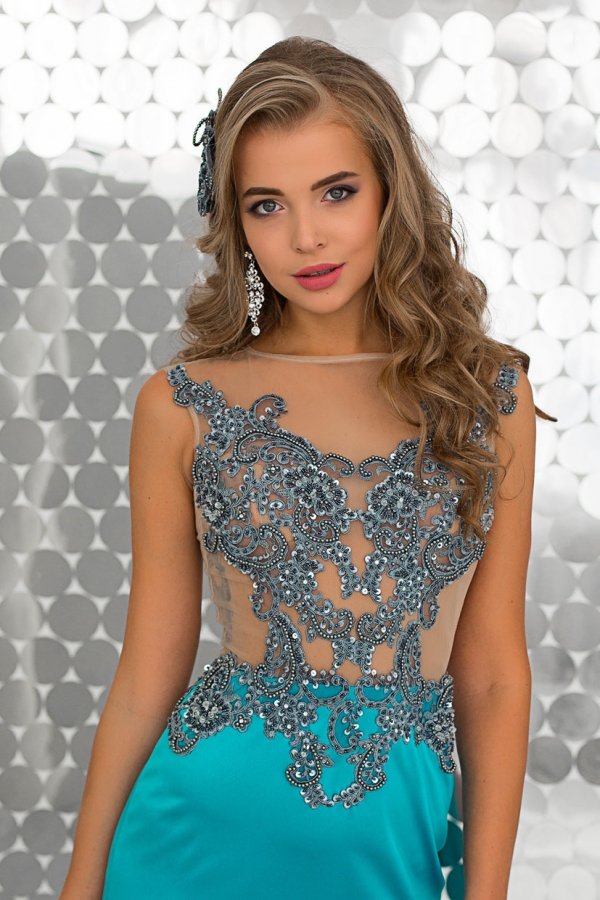 платье в стиле Нюд с вышивкой по лифу