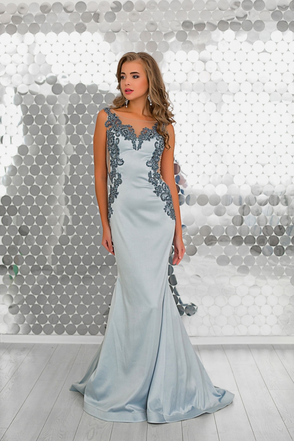 эффектное вечернее платье русалка серого цвета с прозрачными вставками Triniti grey