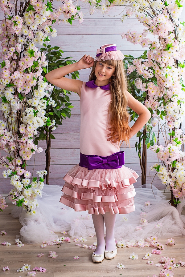 Нарядное розовое платье для девочки прямого покроя со шляпкой Muffy