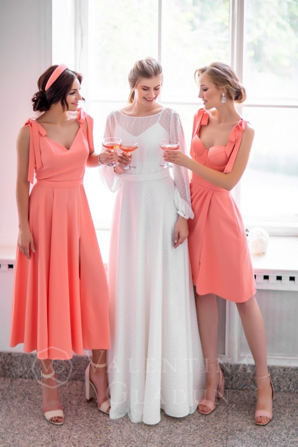 Красивые платья на свадьбу лососевого цвета 2020-2021