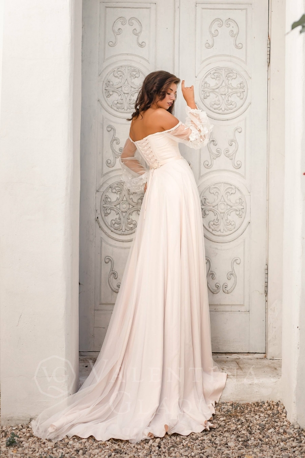 свадебное платье 2020 Арнольфини с открытыми плечами