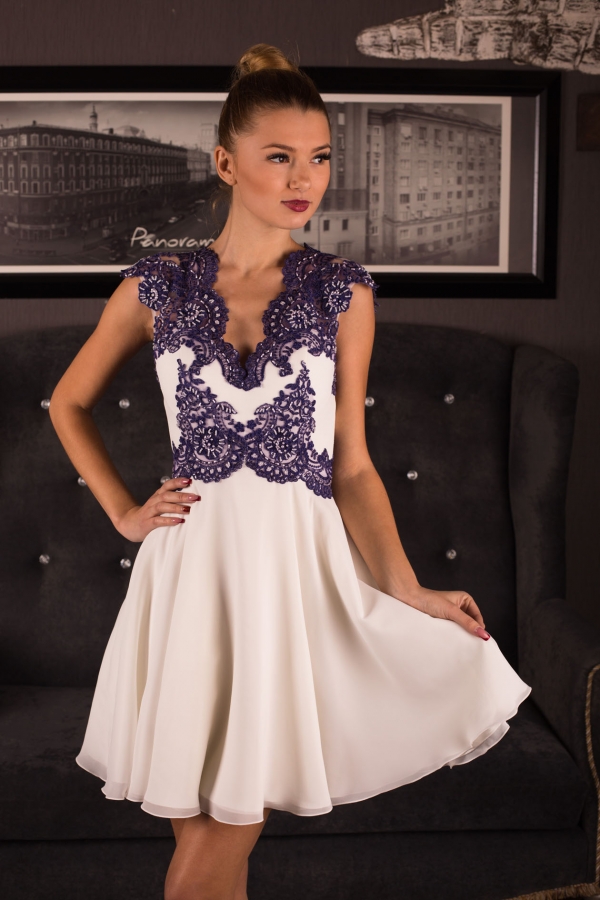 коктейльное платье с вышивкой контрастного цвета Aventure