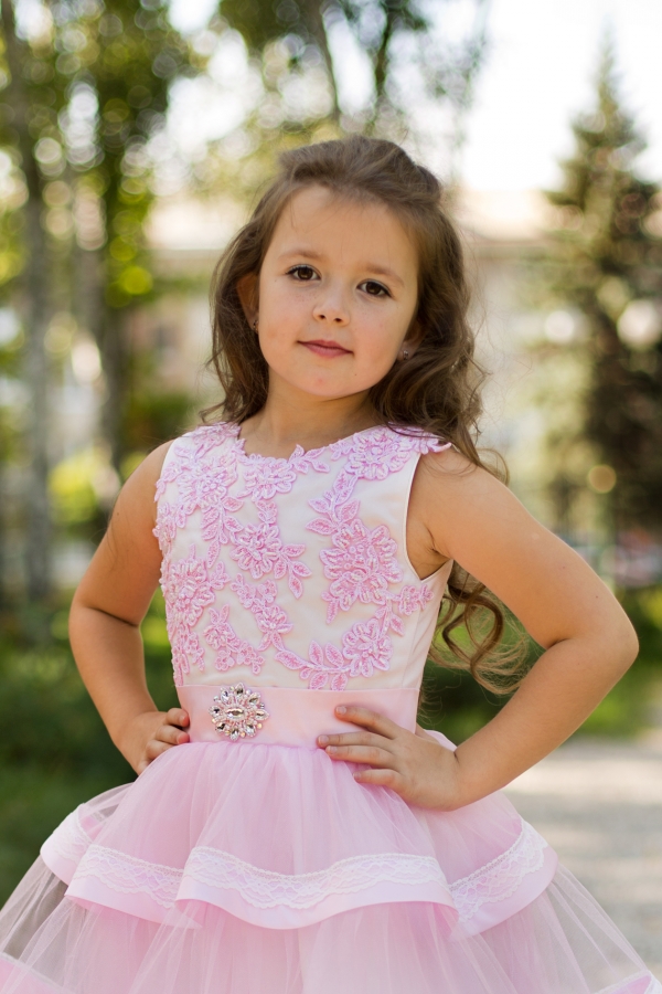 Платье для девочки нежно-розового цвета