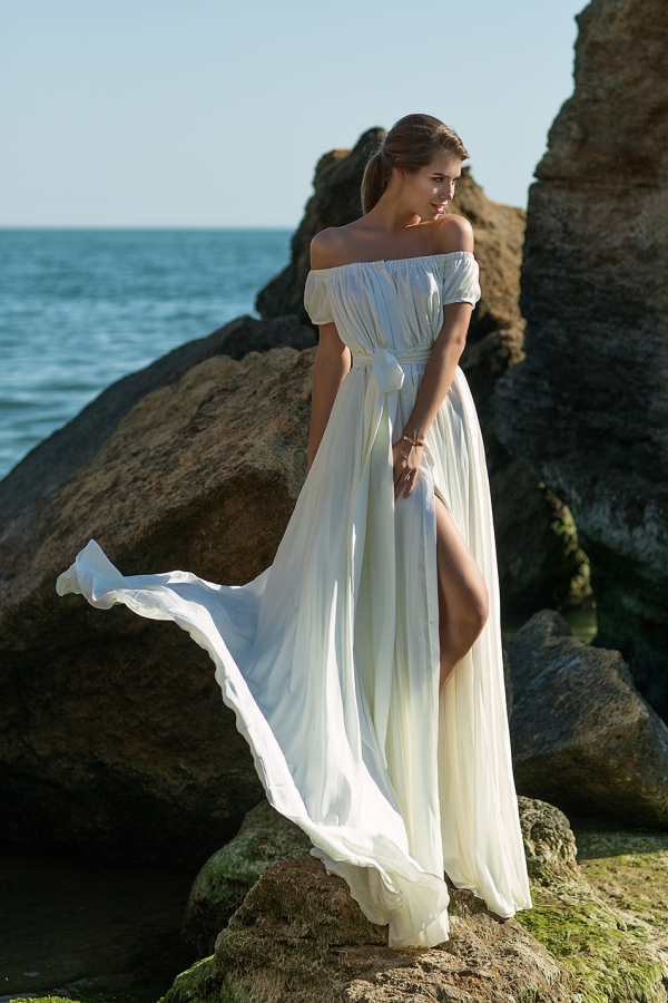 Свадебное платье с разрезом шелковое Dalla