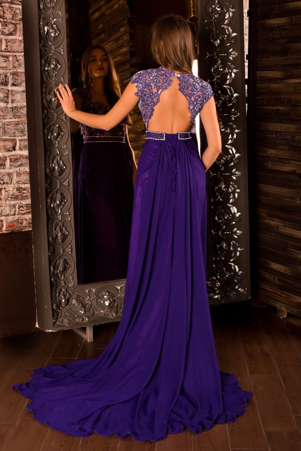 вечернее платье с эффектной вышивкой по спине Jasmine lilac