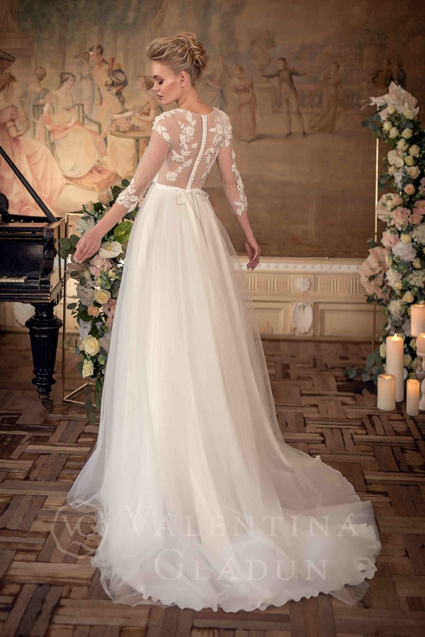 эксклюзивное свадебное платье со шлейфом Маринет от Валентины Гладун