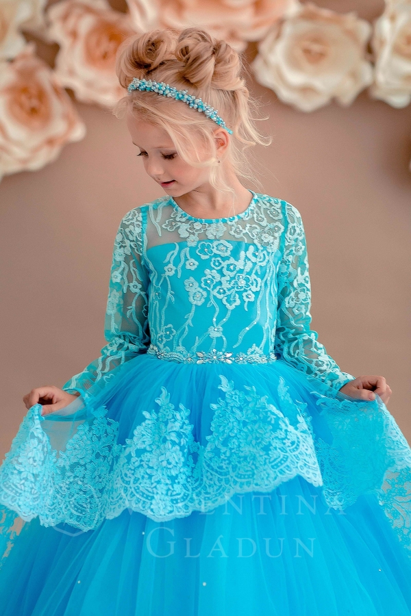 Ярко-голубое платье для девочки 