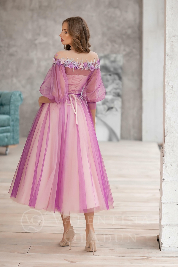 Красивое платье Скайлайн с переливом цвета розовое