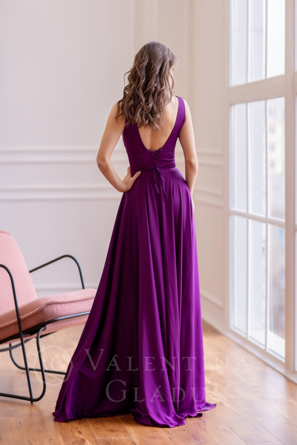 Вечернее платье с открытой спиной и высоким разрезом Aidan 2021