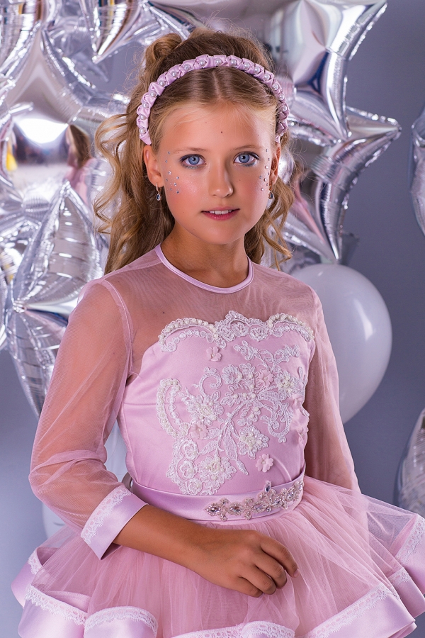 Нарядное платье для девочки в розовом цвете 