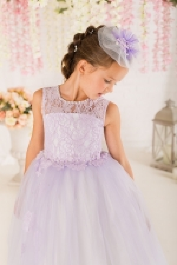 Платье для девочки лилового цвета и вышивкой 